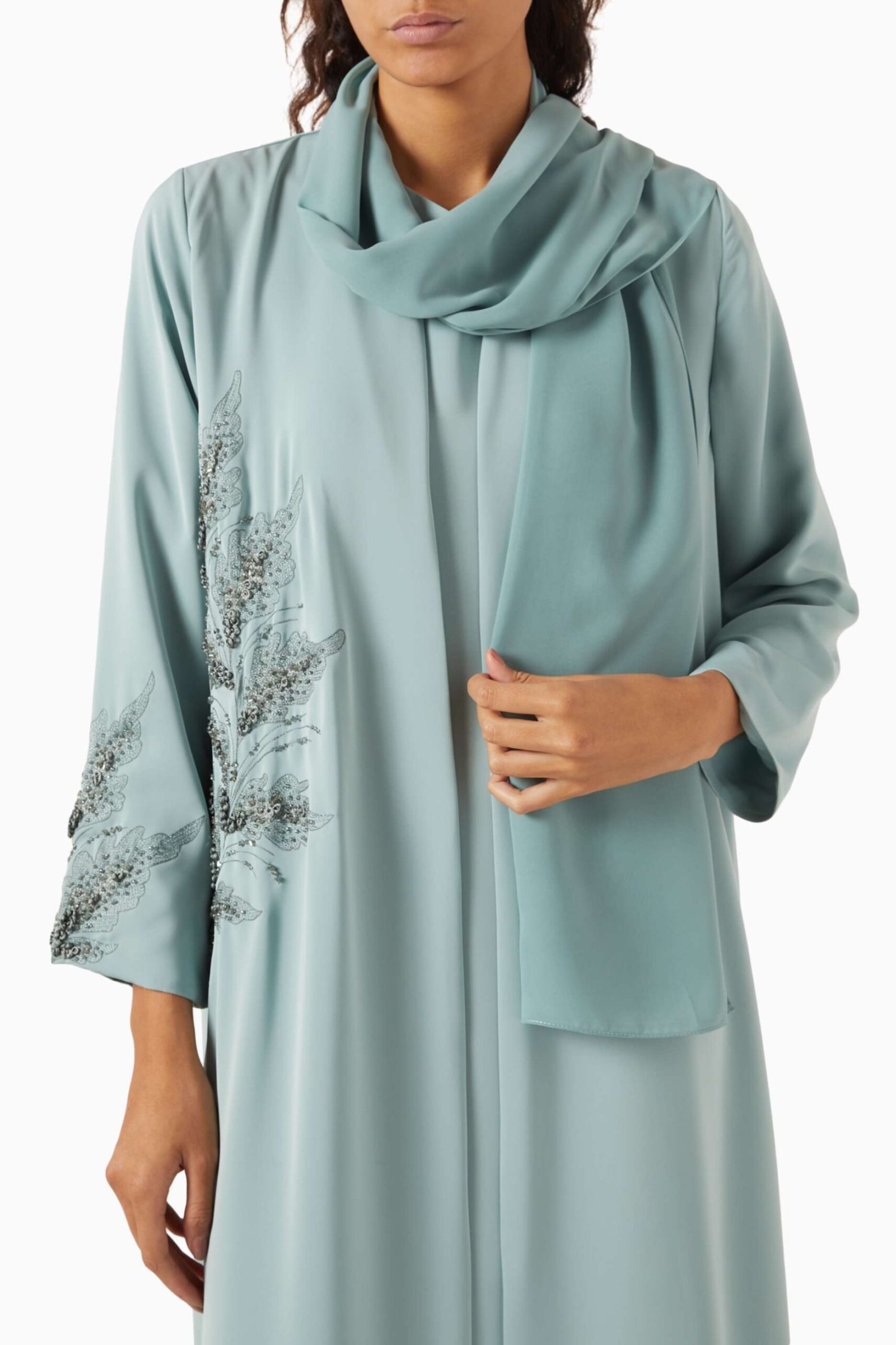 Şık Taş İşlemeli Abaya Modern Kadınlar İçin Konfor ve Zarafeti Bir Arada Sunuyor - Görsel 4